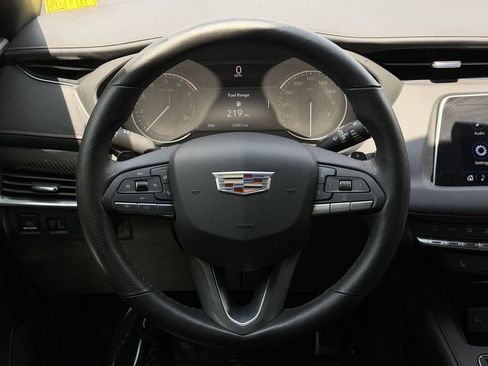 Used 2022 Cadillac XT4 Sport w/ Enhanced Visibility Package FWD image 14