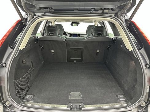 Used 2021 Volvo XC60 T5 Inscription w/ Advanced Package image 24