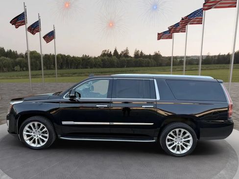 Used 2018 Cadillac Escalade ESV Luxury w/ LPO, Radiant Package AWD/4WD image 12