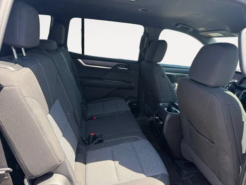 Used 2025 GMC Acadia Elevation w/ LPO, Floor Liner Package AWD/4WD image 13
