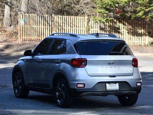Used 2022 Hyundai Venue SEL w/ Cargo Package image 4