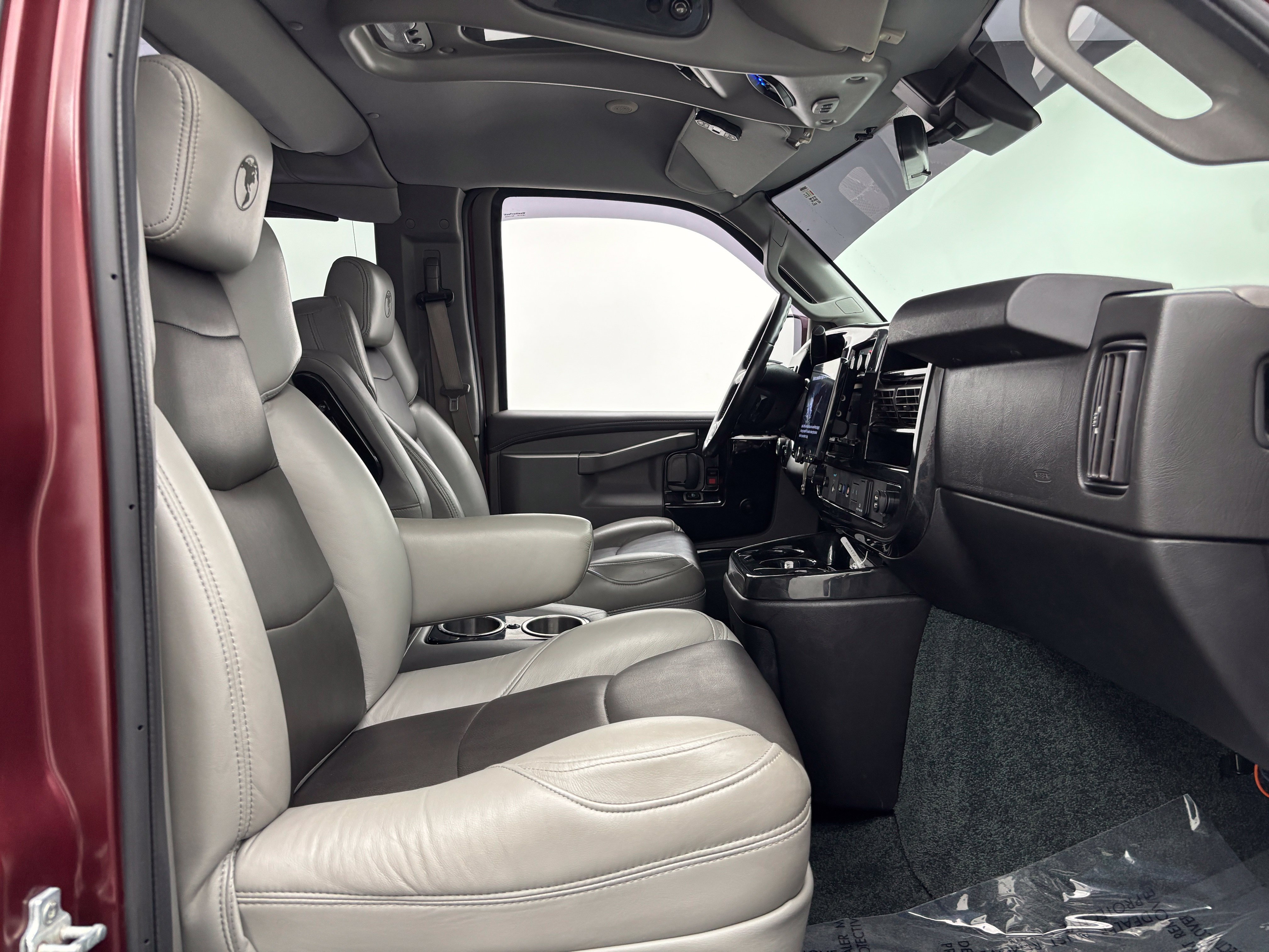 Used 2020 GMC Savana 2500 Extended w/ Enhanced Convenience Package RWD image 22
