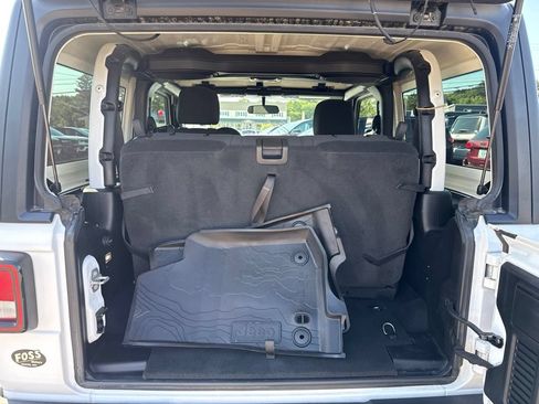 Used 2022 Jeep Wrangler Sport AWD/4WD image 19