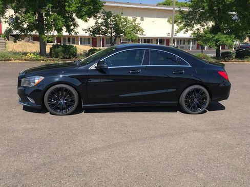 Used 2018 Mercedes-Benz CLA 250 4MATIC image 3