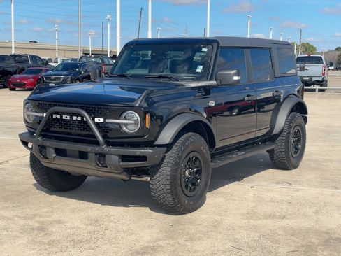 Used 2023 Ford Bronco Wildtrak image 9