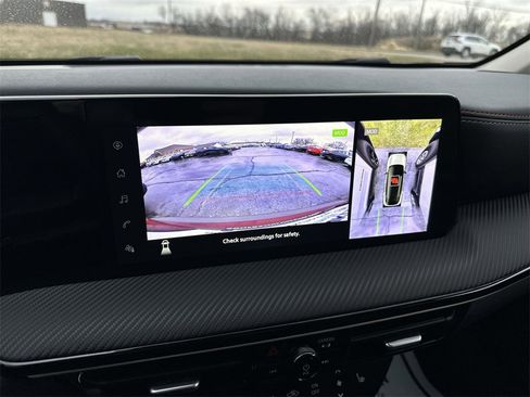 Used 2025 Nissan Kicks SR w/ SR Premium Package image 17