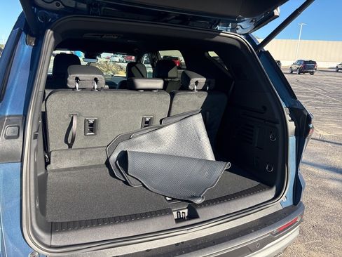 New 2026 Chevrolet Traverse LT w/ Driver Confidence Package image 28