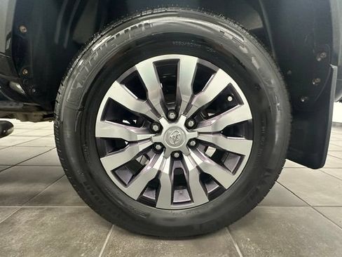 Used 2022 Toyota Tacoma Limited AWD/4WD image 33