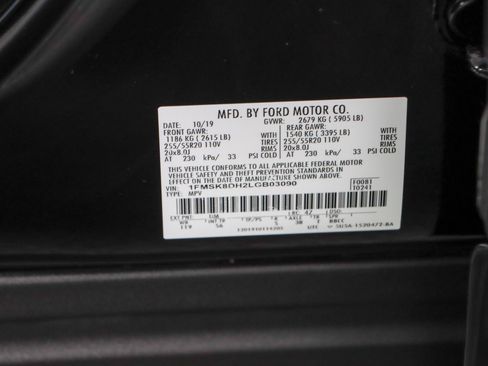 Used 2020 Ford Explorer XLT w/ Equipment Group 202A AWD/4WD image 34