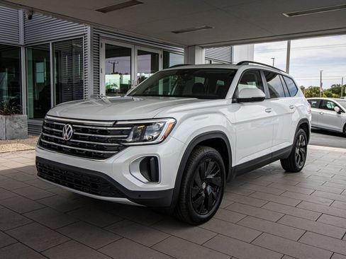 New 2026 Volkswagen Atlas SE FWD image 12
