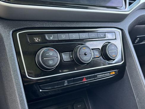 Certified 2022 Volkswagen Atlas SE w/ Panoramic Sunroof Package image 23