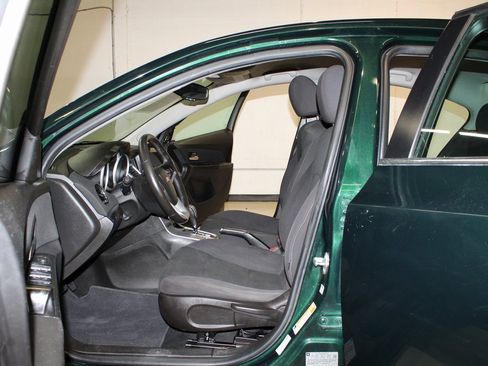 Used 2014 Chevrolet Cruze LT image 9