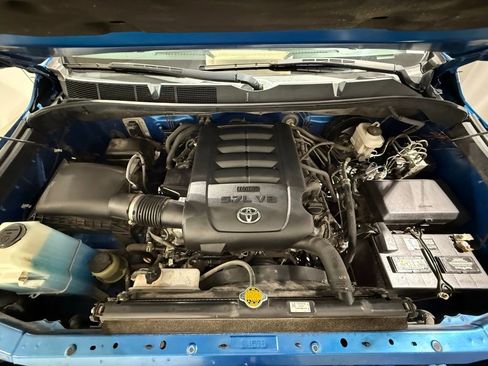 Used 2016 Toyota Tundra SR5 w/ TRD Off Road Package image 10