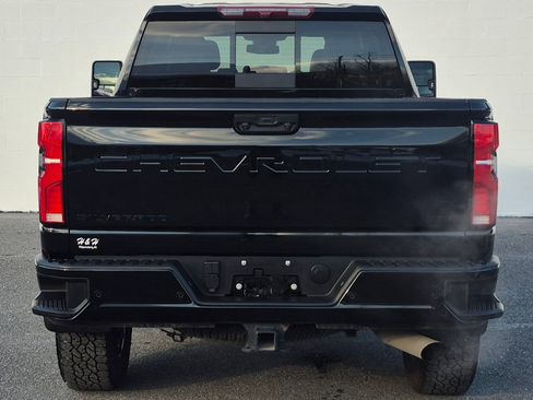 Used 2025 Chevrolet Silverado 2500 LTZ w/ LTZ Plus Package image 15