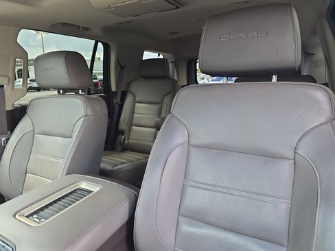 Used 2019 GMC Yukon Denali w/ Denali Ultimate Package image 23