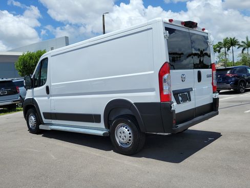Used 2025 RAM ProMaster 2500 w/ U-Haul Equipment Group FWD image 7