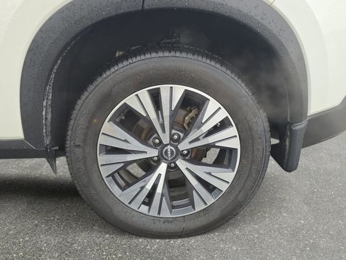 Used 2023 Nissan Rogue SV FWD image 29