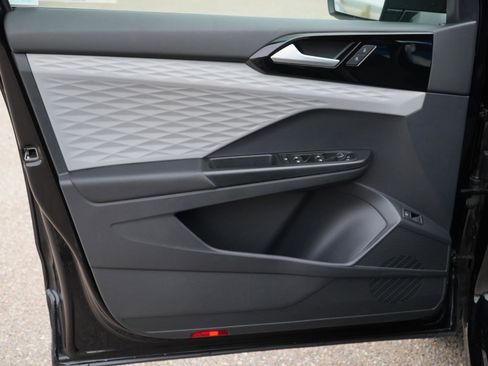 Used 2023 Volkswagen Taos S image 11