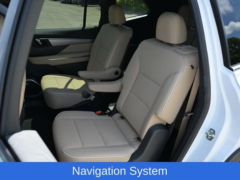 Used 2026 Buick Enclave Preferred AWD/4WD image 28