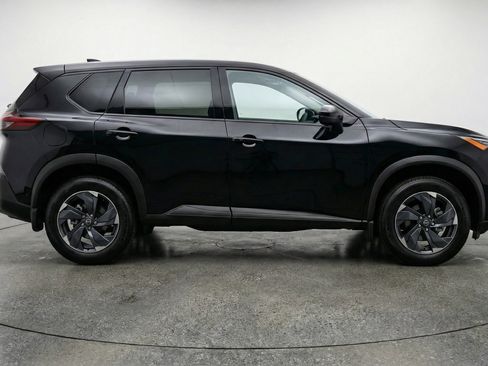 Used 2025 Nissan Rogue SV image 11