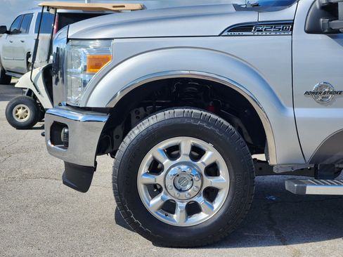 Used 2012 Ford F250 Lariat w/ Lariat Interior Pkg AWD/4WD image 9