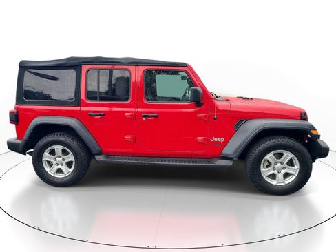 Used 2018 Jeep Wrangler Unlimited Sport S AWD/4WD image 3