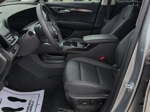 Used 2025 Buick Envision Preferred image 19