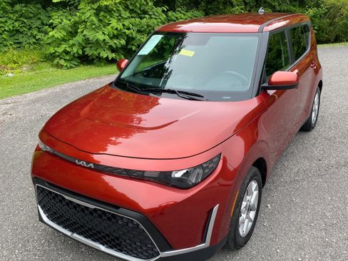 Used 2024 Kia Soul LX w/ Option Group 015 image 14