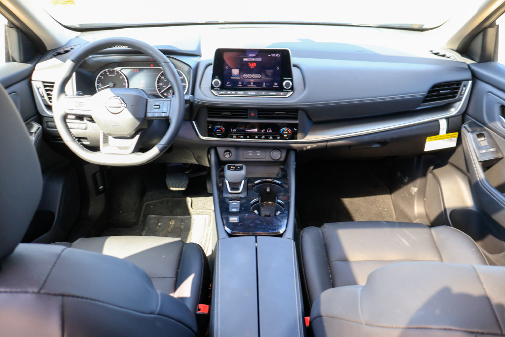 Certified 2026 Nissan Rogue Dark Armor FWD image 6
