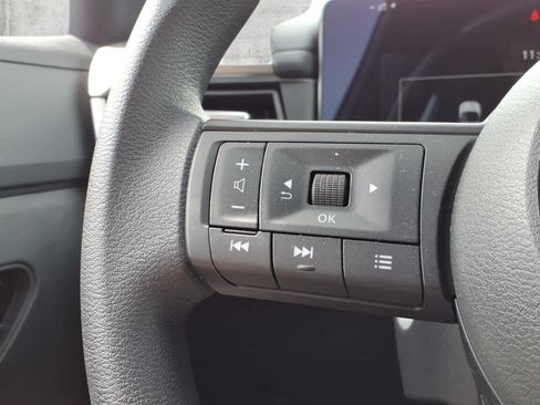 Used 2025 Nissan Kicks S AWD/4WD image 22