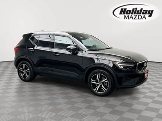 Used 2023 Volvo XC40 B5 Core AWD/4WD video 1