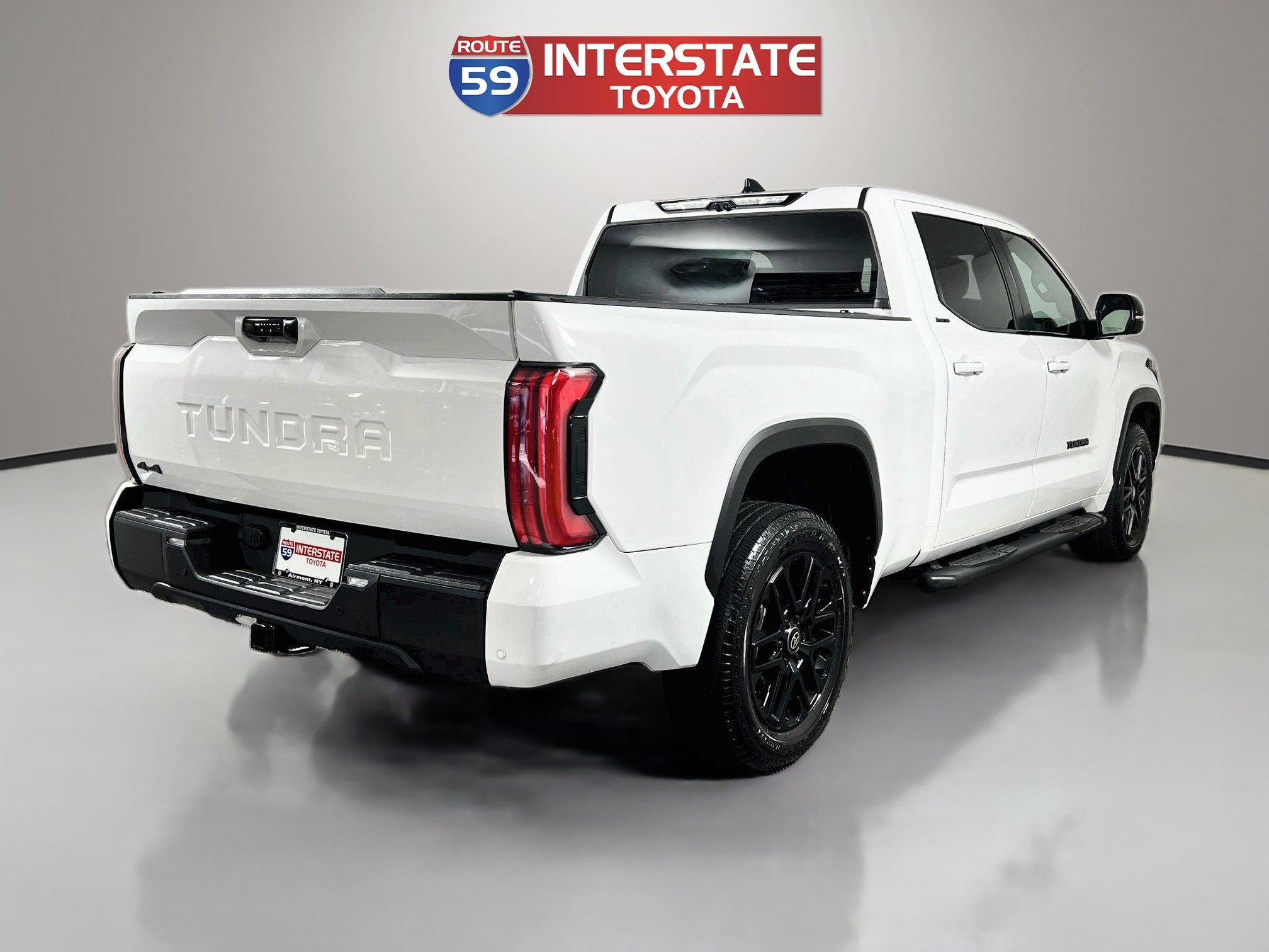 Used 2026 Toyota Tundra Limited AWD/4WD image 7