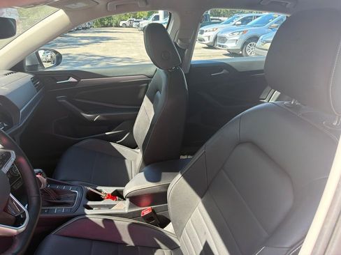 Used 2023 Volkswagen Jetta SE w/ Black Wheel Package FWD image 10