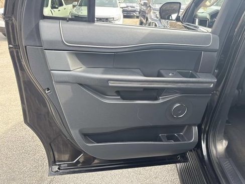 Used 2024 Ford Expedition Max XLT image 19