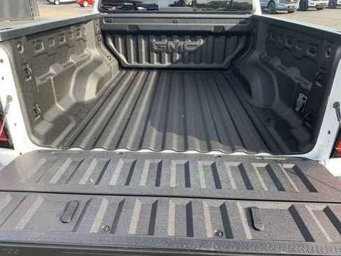 Used 2024 GMC Canyon Elevation w/ Convenience Package image 10