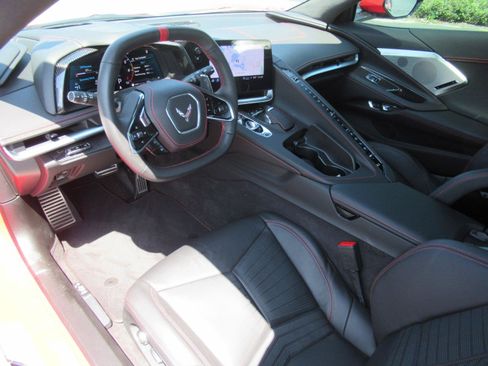Used 2023 Chevrolet Corvette Stingray Premium Conv w/ Z51 Performance Package RWD image 19