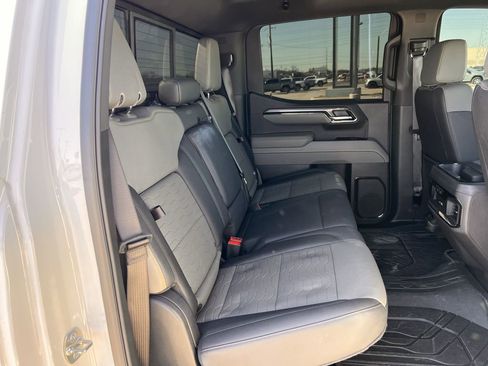 Used 2025 Chevrolet Silverado 1500 ZR2 w/ Technology Package image 40