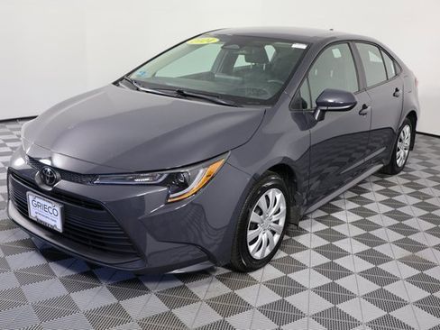 Used 2024 Toyota Corolla LE image 4