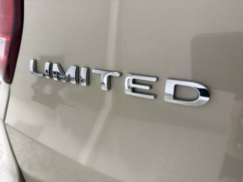 Used 2018 Ford Explorer Limited image 29