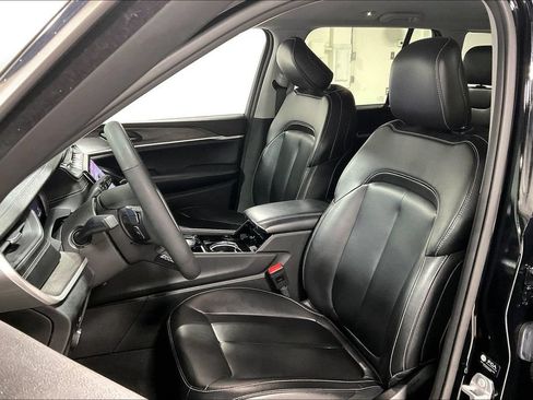 Used 2023 Jeep Grand Cherokee Limited RWD image 31