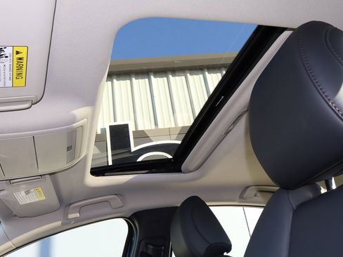 Used 2025 MAZDA MAZDA3 s image 8