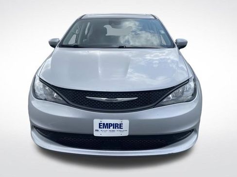 Used 2023 Chrysler Voyager LX FWD image 11