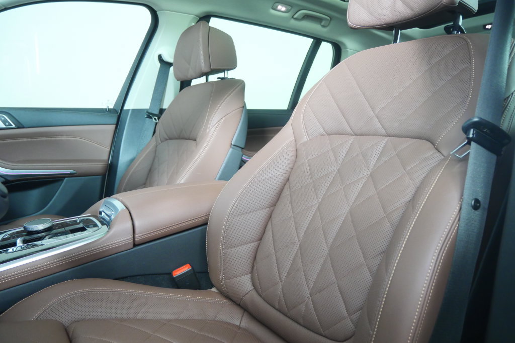 Certified 2024 BMW X7 xDrive40i AWD/4WD image 11