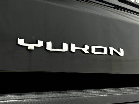 Used 2021 GMC Yukon Denali w/ Denali Premium Package AWD/4WD image 47