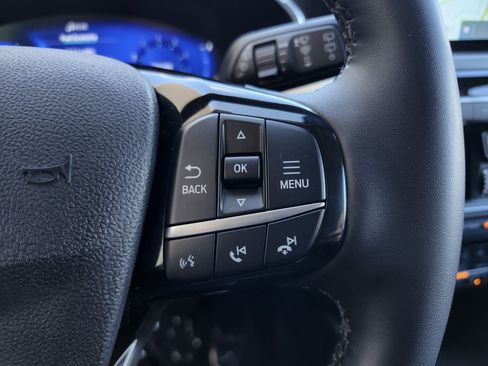 Used 2022 Ford Escape Titanium w/ Class II Trailer Tow Package image 13