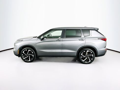Used 2023 Mitsubishi Outlander SE image 4