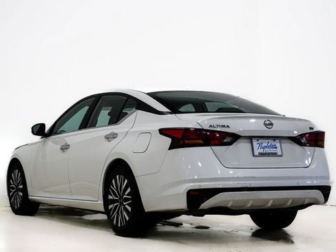 Used 2023 Nissan Altima 2.5 SV image 8