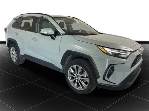 Used 2022 Toyota RAV4 XLE Premium AWD/4WD image 7