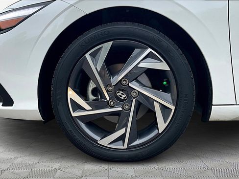 Certified 2025 Hyundai Elantra Sport image 9