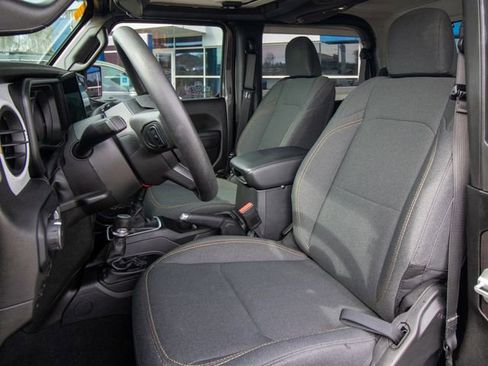 Used 2025 Jeep Wrangler Sport image 7